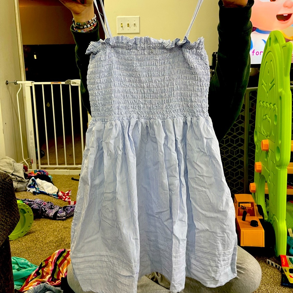 Super cute dress.
